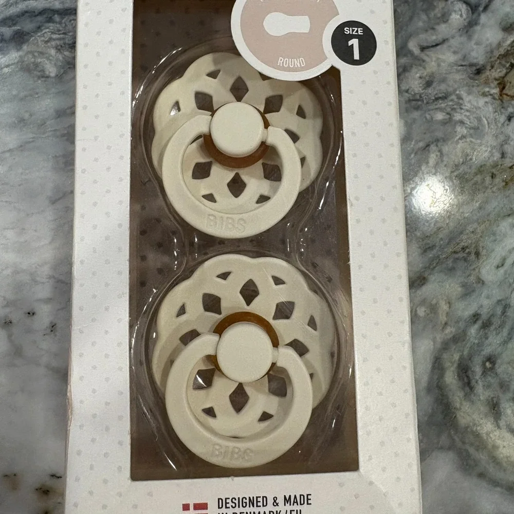 Pack Of 2 Bibs Cream Boheme Natural Denmark Rubber Round Baby Pacifier Size 1